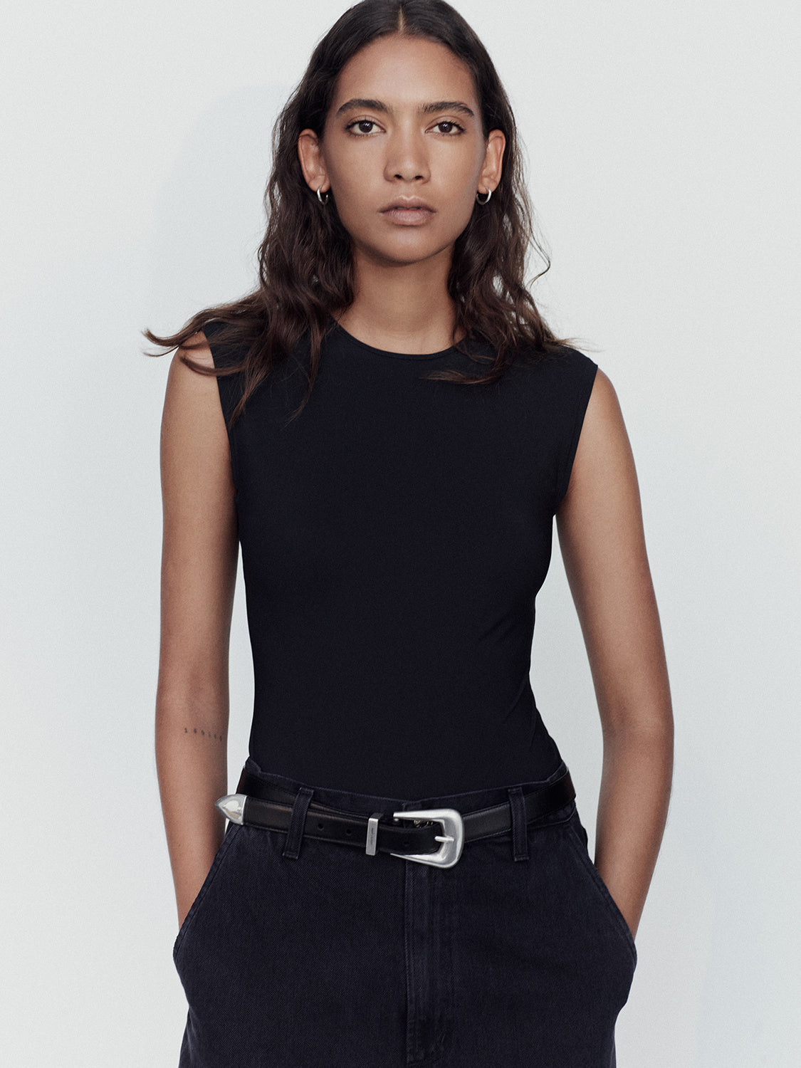 AURA SLEEVELESS BODYSUIT