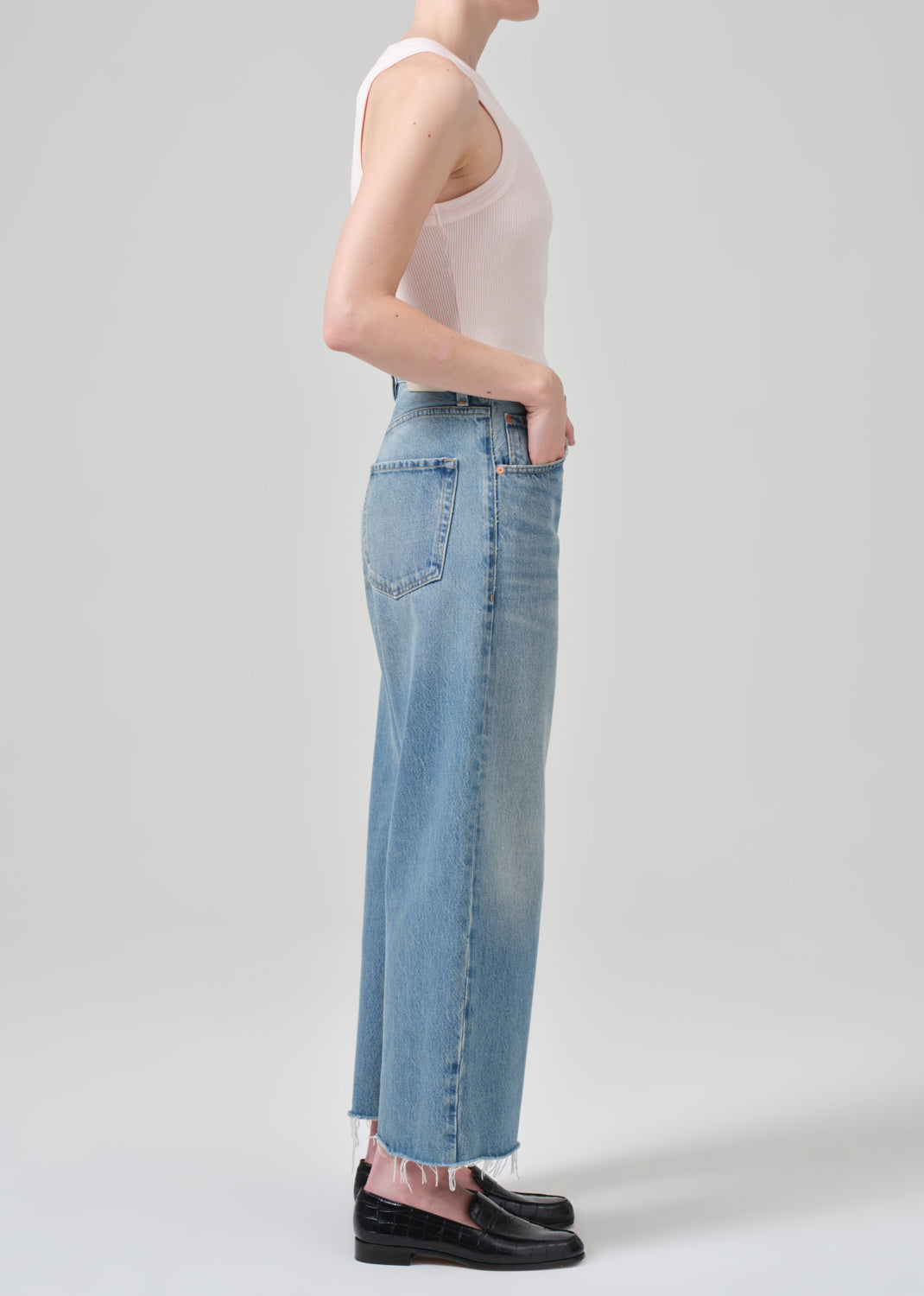 AYLA RAW HEM CROP
