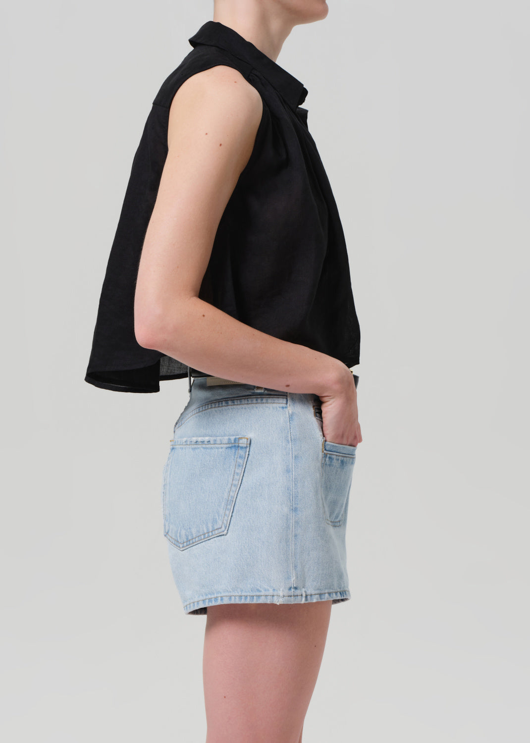 SLEEVELESS AMBROSE TOP