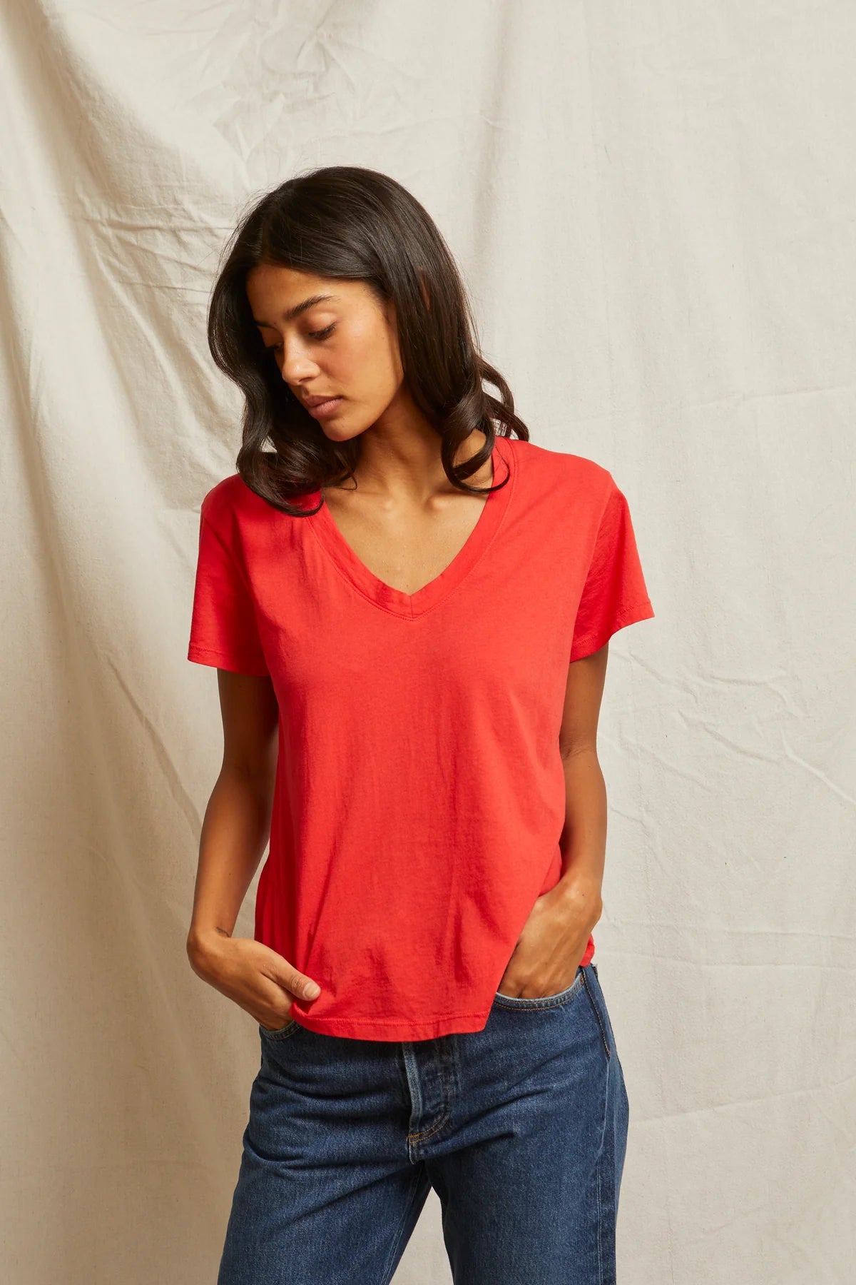 HENDRIX V NECK TEE