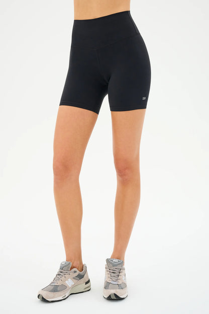 AIRWEIGHT HIGH WAIST 6 SHORT