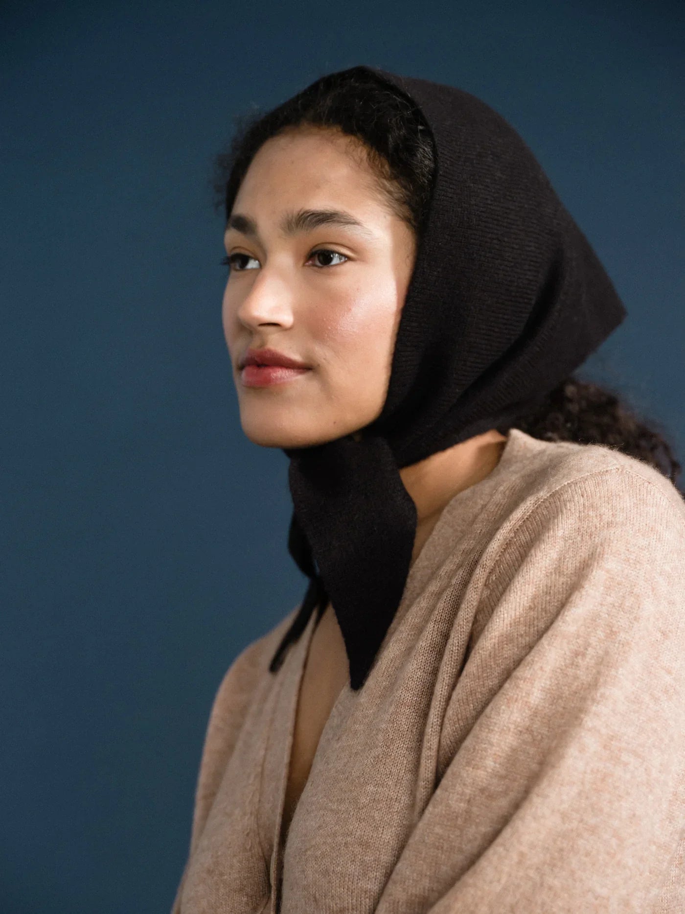 CASHMERE TRIANGLE SCARF