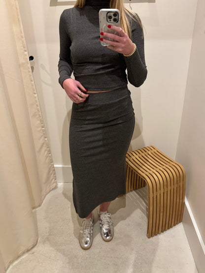 UPCYCLED MOCK NECK RIB TOP