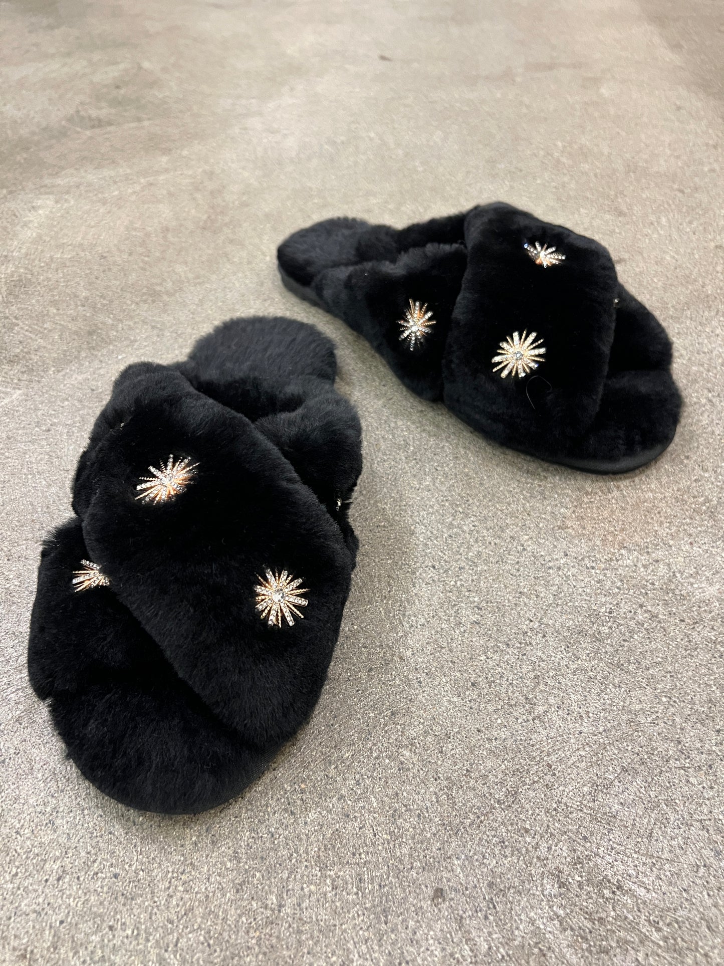 SHEEPSKIN SLIPPERS WITH RHINESTONE
